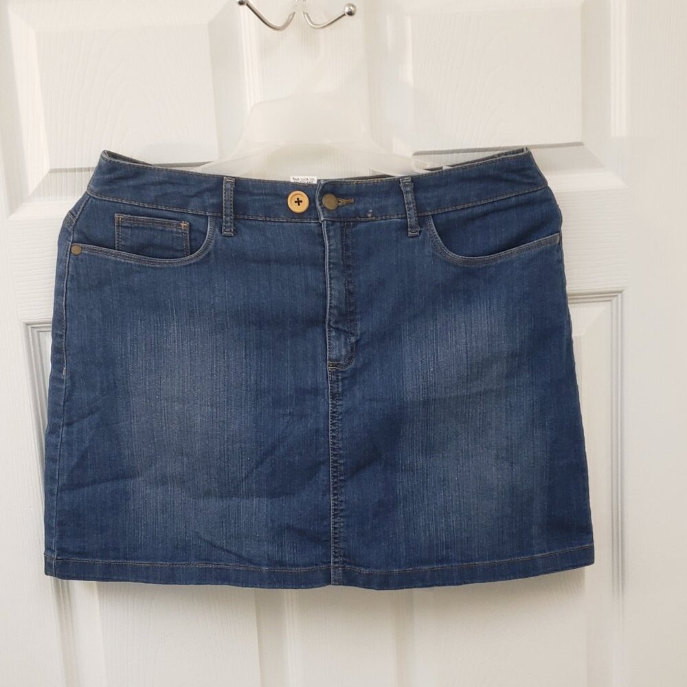 Croft & Barrow, classic fit, stretch skort, denim skort, size 10 - Picture 1 of 15